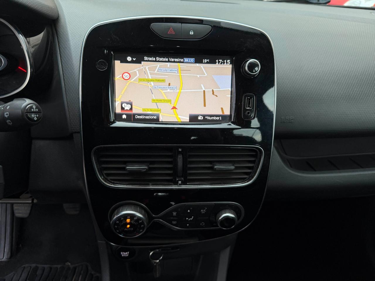 Renault Clio TCe 12V 90CV Start&Stop NEOPATENTATI