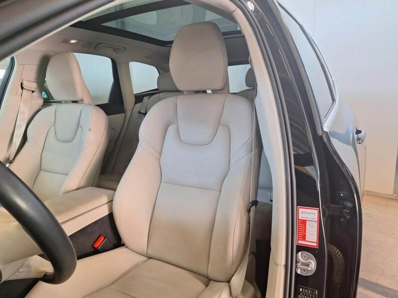 VOLVO XC60 (2017-->) XC60 T6 Recharge Plug-in H...