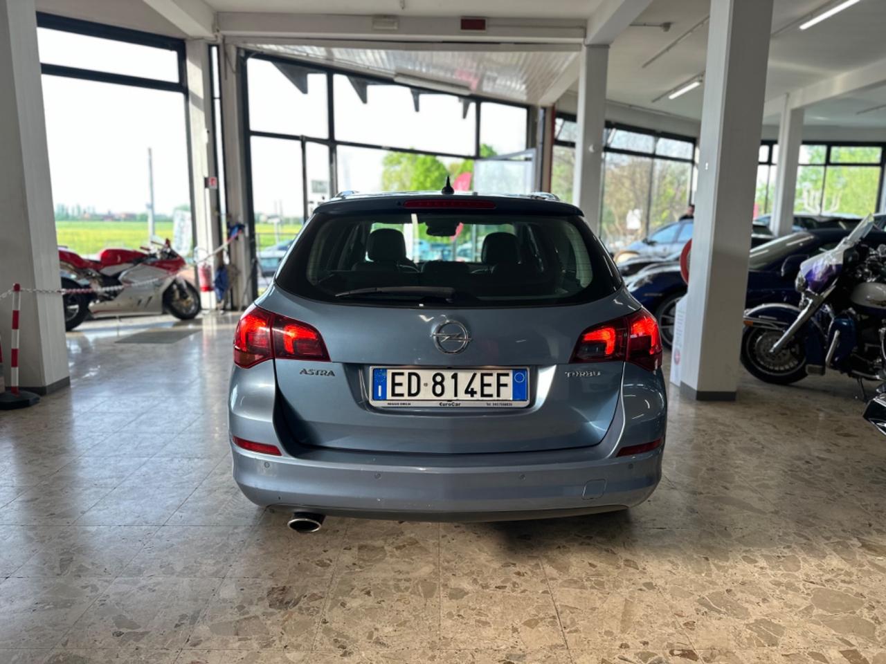 Opel Astra 1.4 Turbo 140CV SW Cosmo 11/2010