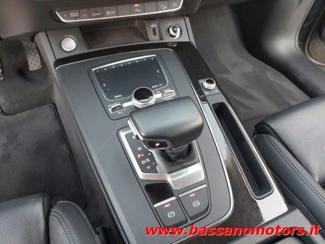 AUDI Q5 40 TDI quattro S tronic Design S-LINE ESTERNO