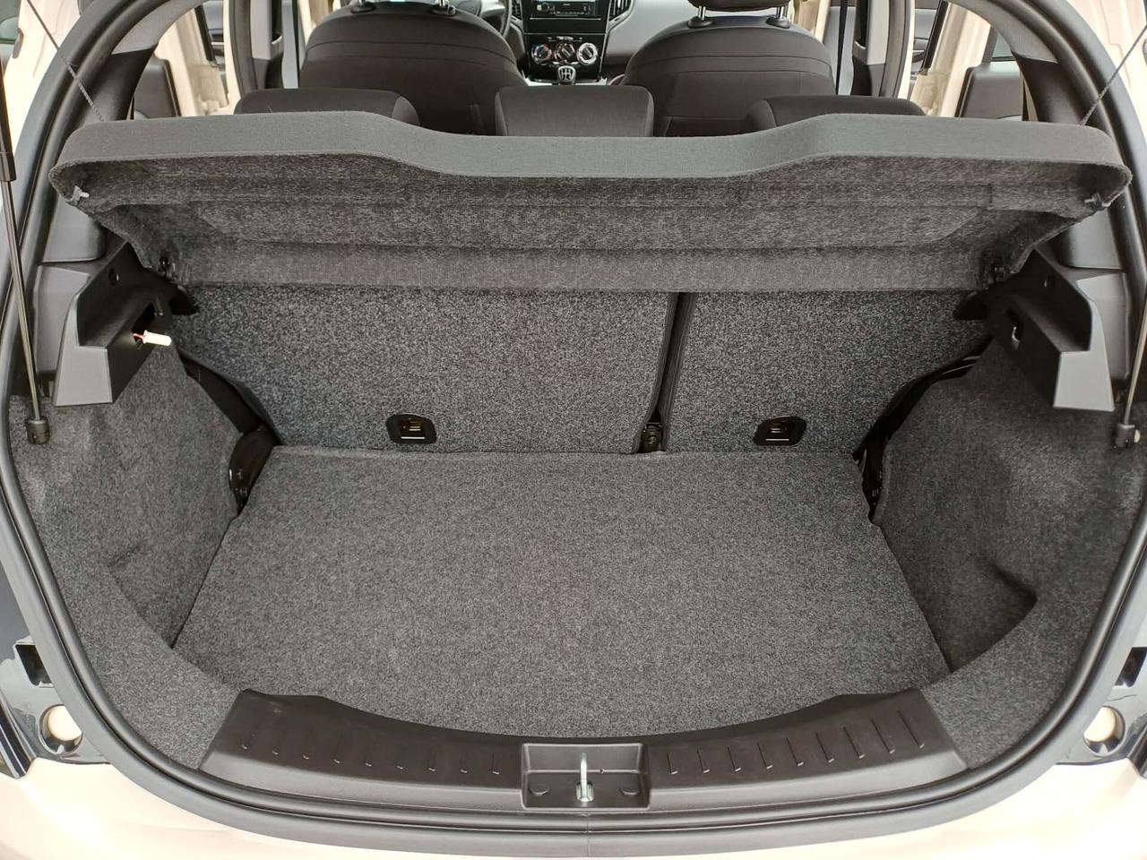 Lancia Ypsilon 1.2 69 CV 5 porte GPL Ecochic Silver