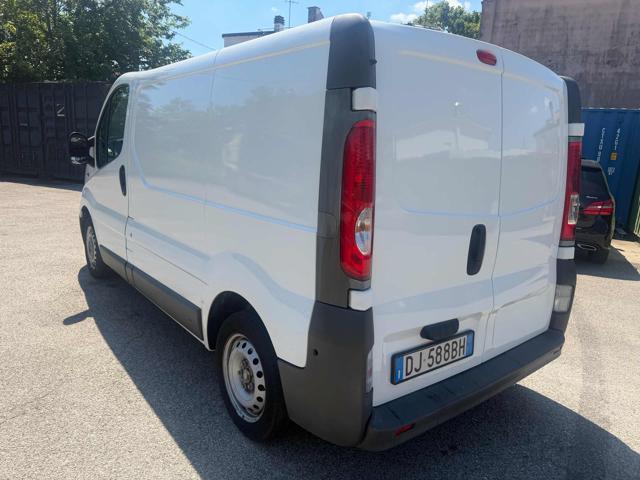 OPEL Vivaro 27 2.0 CDTI 120CV PC-TN Furgone Vetrato Bellissima