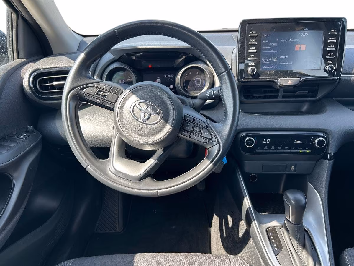 TOYOTA Yaris 4ª serie - Yaris 1.5 Hybrid 5 porte Trend