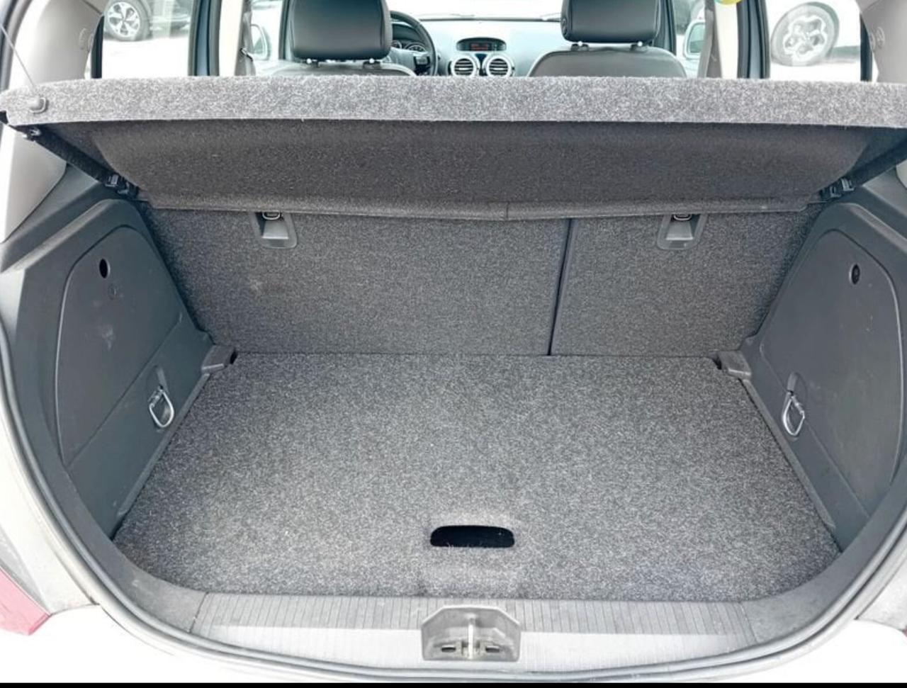 Opel Corsa 1.2 5 porte Cosmo