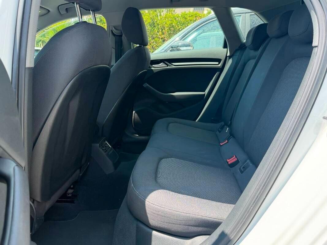 Audi A3 SPB 1.6 TDI S tronic Sport