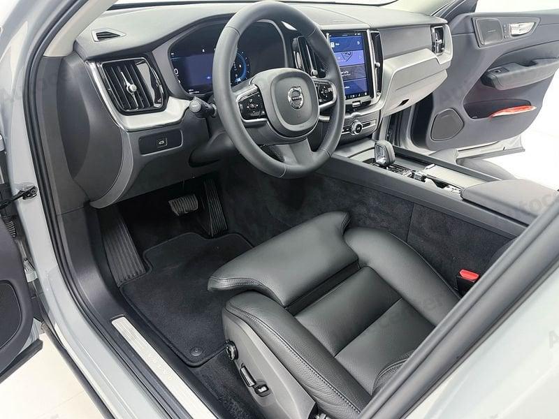 Volvo XC60 B4 (b) automatico Plus Dark