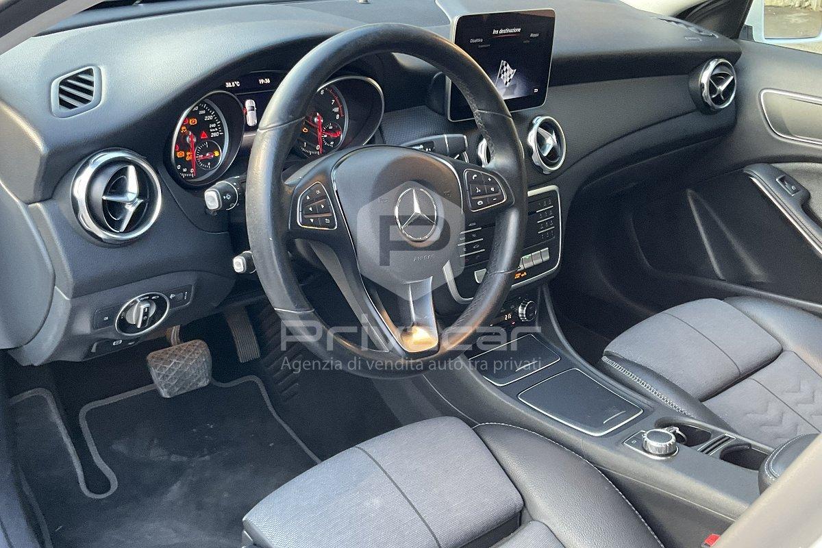 MERCEDES GLA 200 Premium
