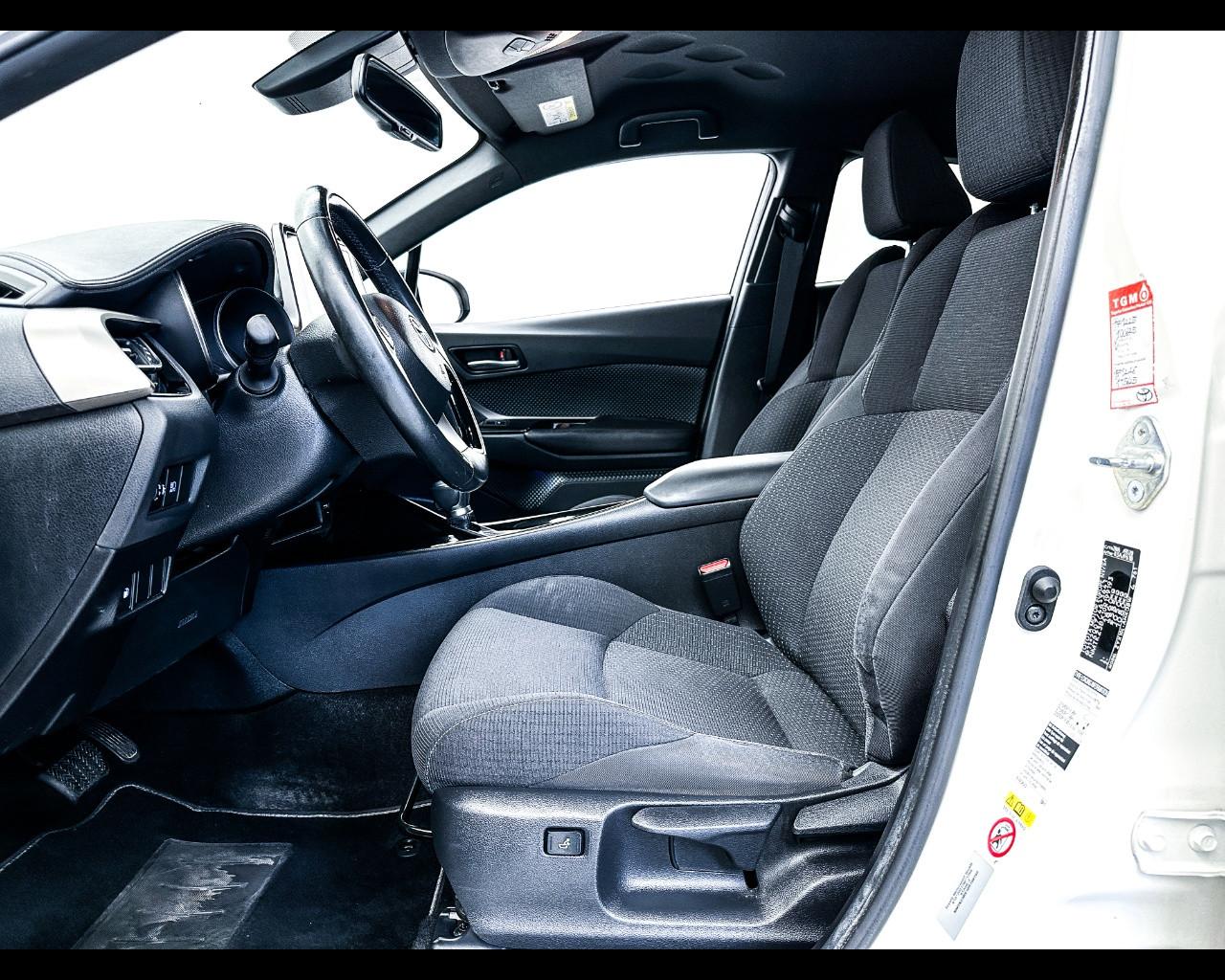 TOYOTA C-HR (2016-2023) - C-HR 1.8 Hybrid E-CVT Trend