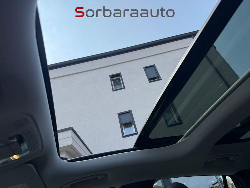 Mercedes-Benz GLA 200 d Automatic AMG Line Premium con Tetto Panoramico.