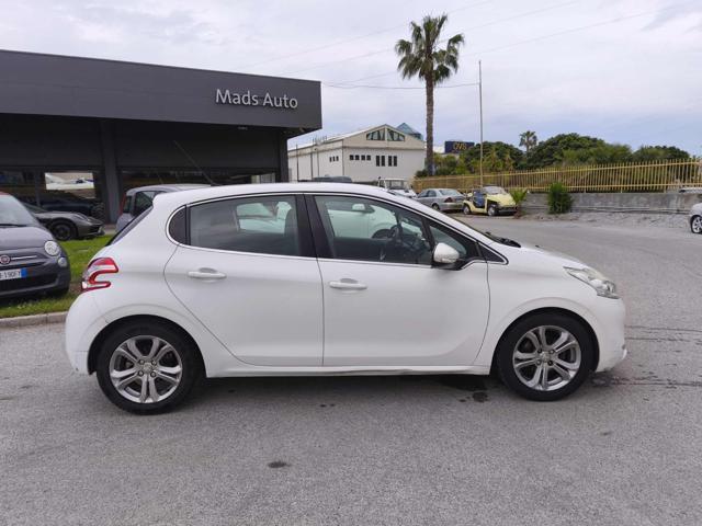 PEUGEOT 208 1° serie 1.6 e-HDi 92 CV Stop&Start 5 porte Allure