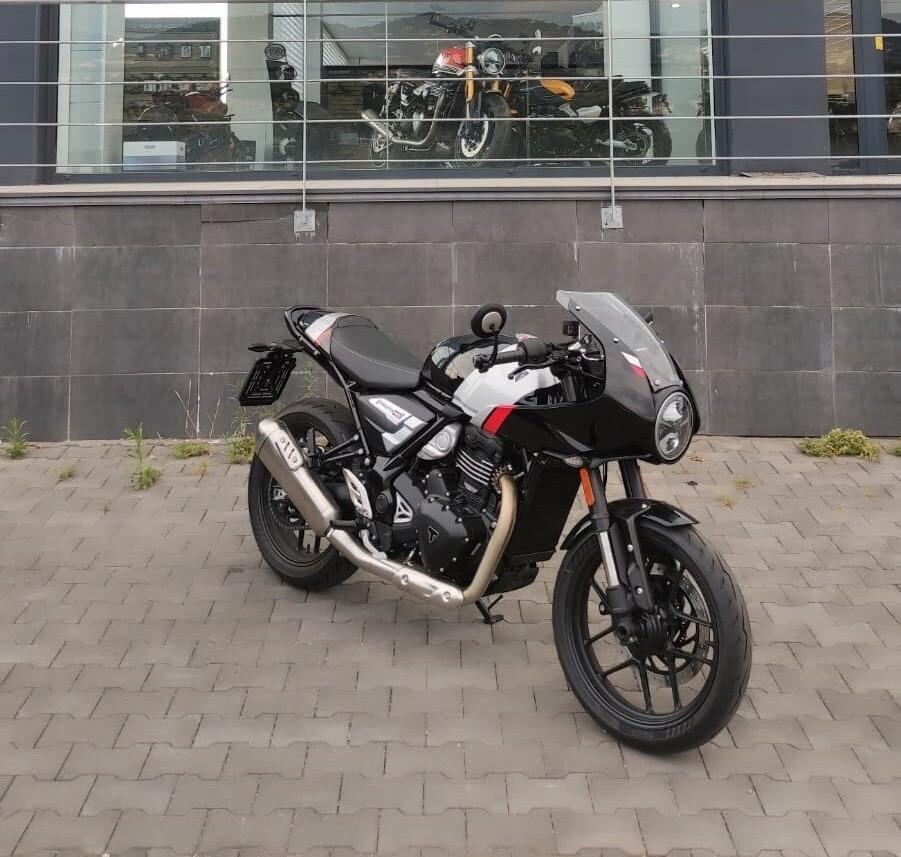 Triumph Thruxton 400