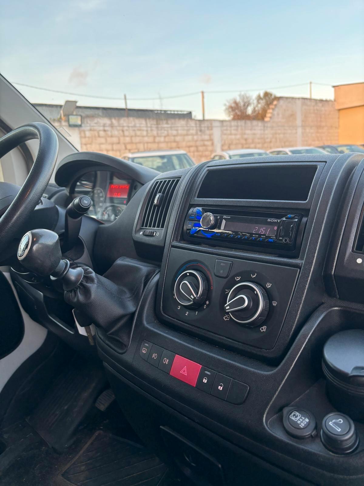 Peugeot Boxer 330 2.2 HDi/130CV FAP PC-TN Combi Premium