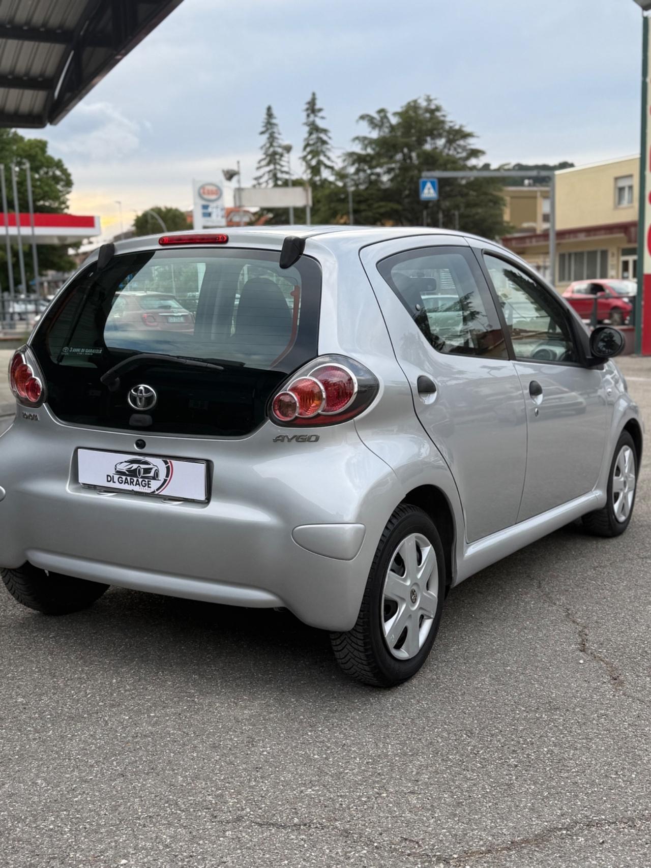 Toyota Aygo 1.0 12V VVT-i 5 porte Sol Connect