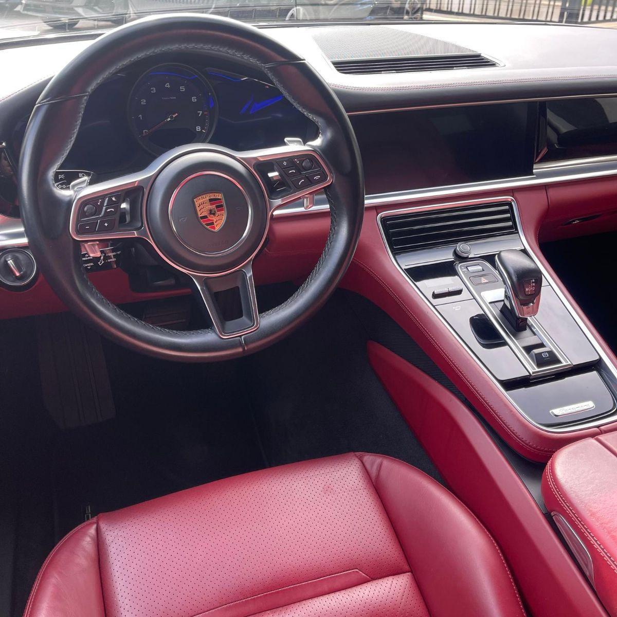 PORSCHE - Panamera -