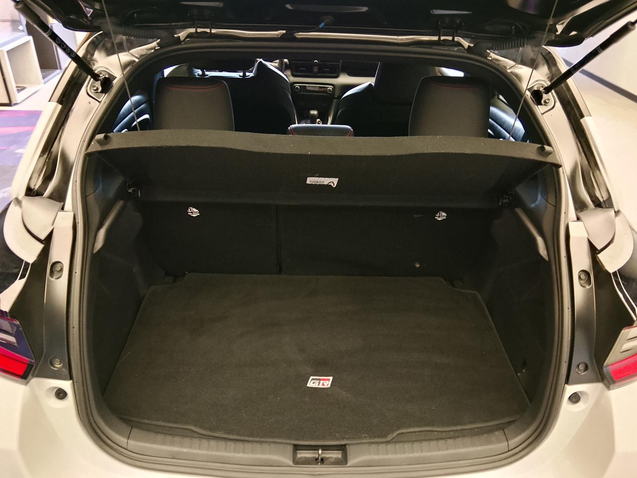 TOYOTA Yaris IV - Yaris 1.5h 130 GR Sport