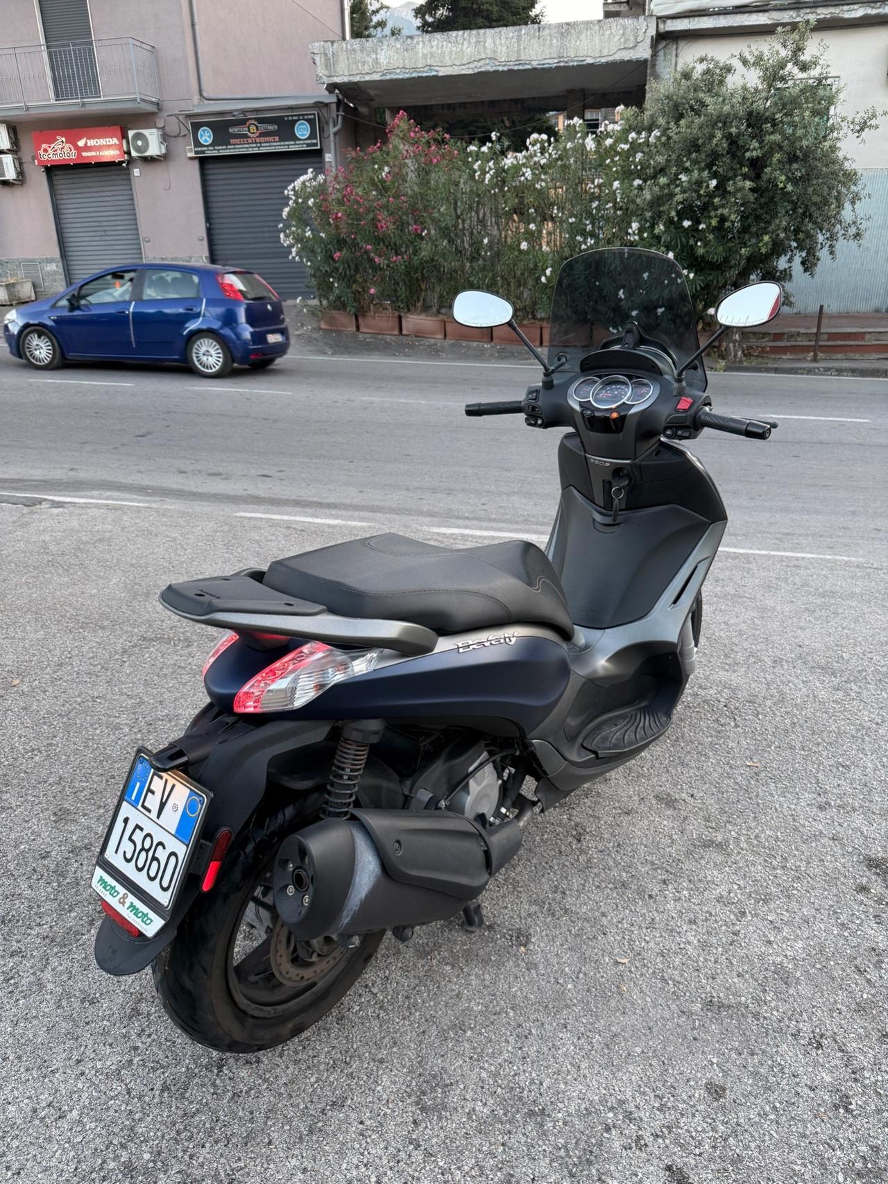 Piaggio Beverly 350