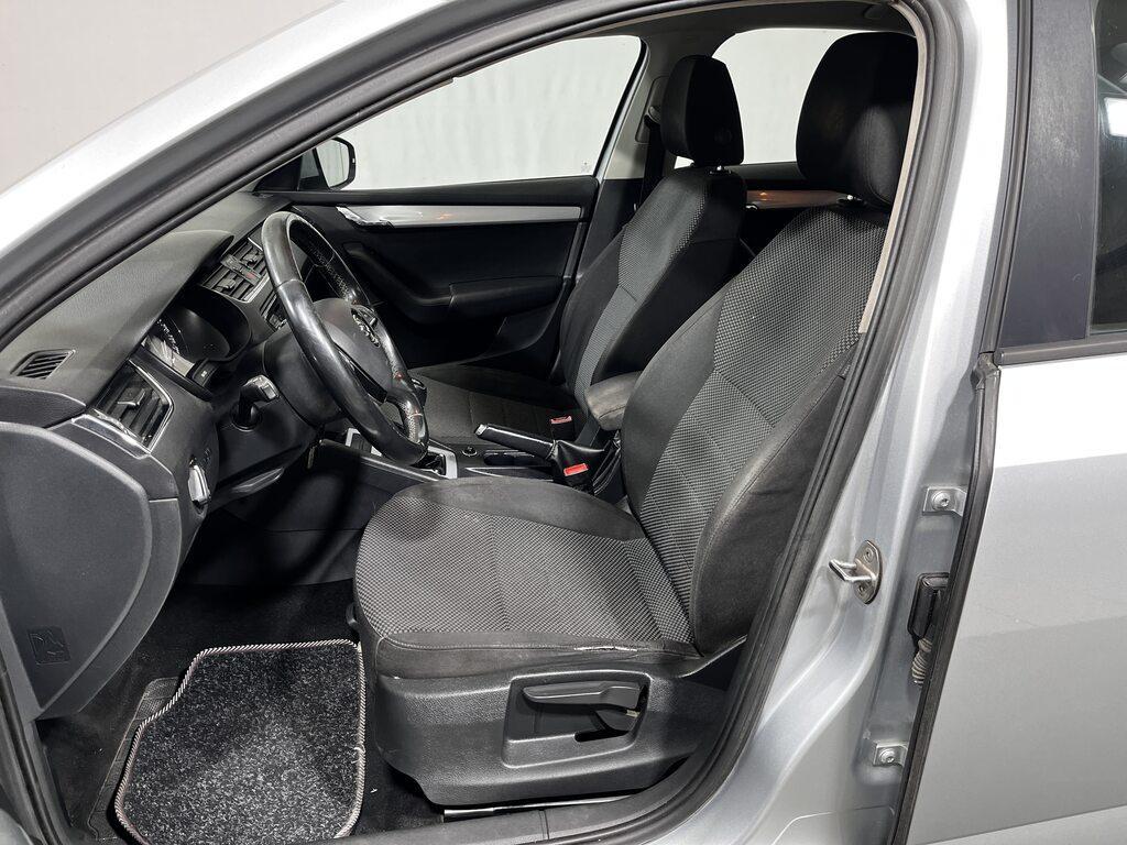 Skoda Octavia 1.6 tdi CR Ambition 105cv