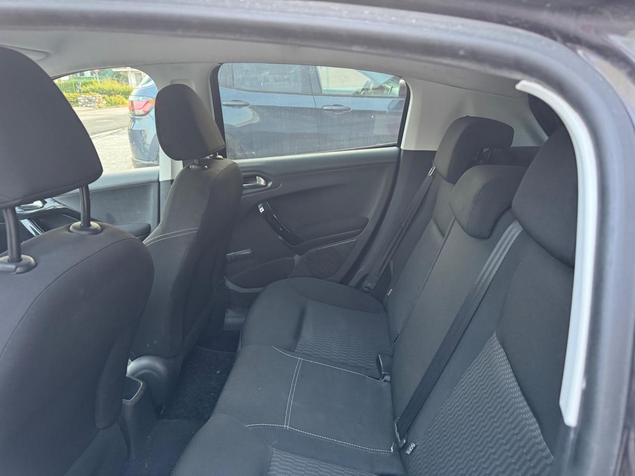 Peugeot 208 BlueHDi 75 5 porte Mix