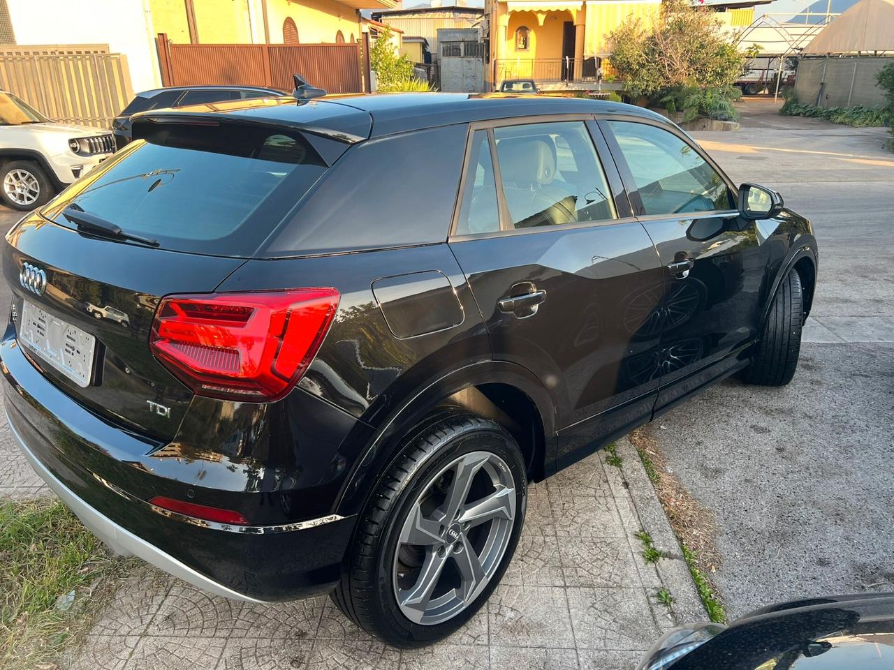 Audi Q2 1.6 TDI s line fari full led navigatore