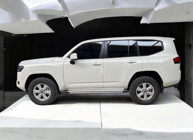 TOYOTA Land Cruiser 300 3.3 V6 7 POSTI CORAZZATO B6 / VR7 NUOVO