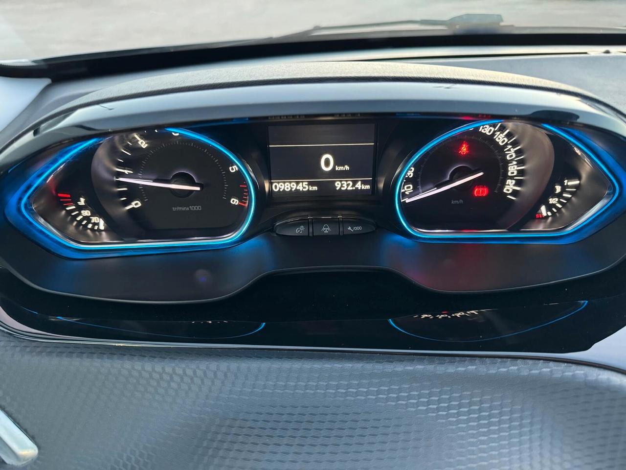 Peugeot 2008 BlueHDi 100 S&S Allure