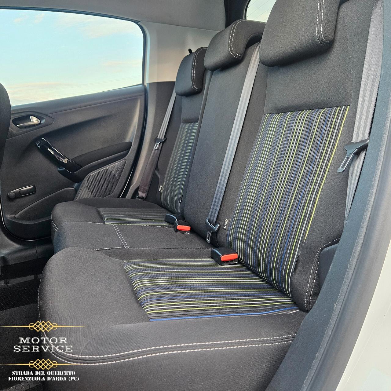 Peugeot 208 1.2 benzina NEOPATENTATI DA 79€ MESE