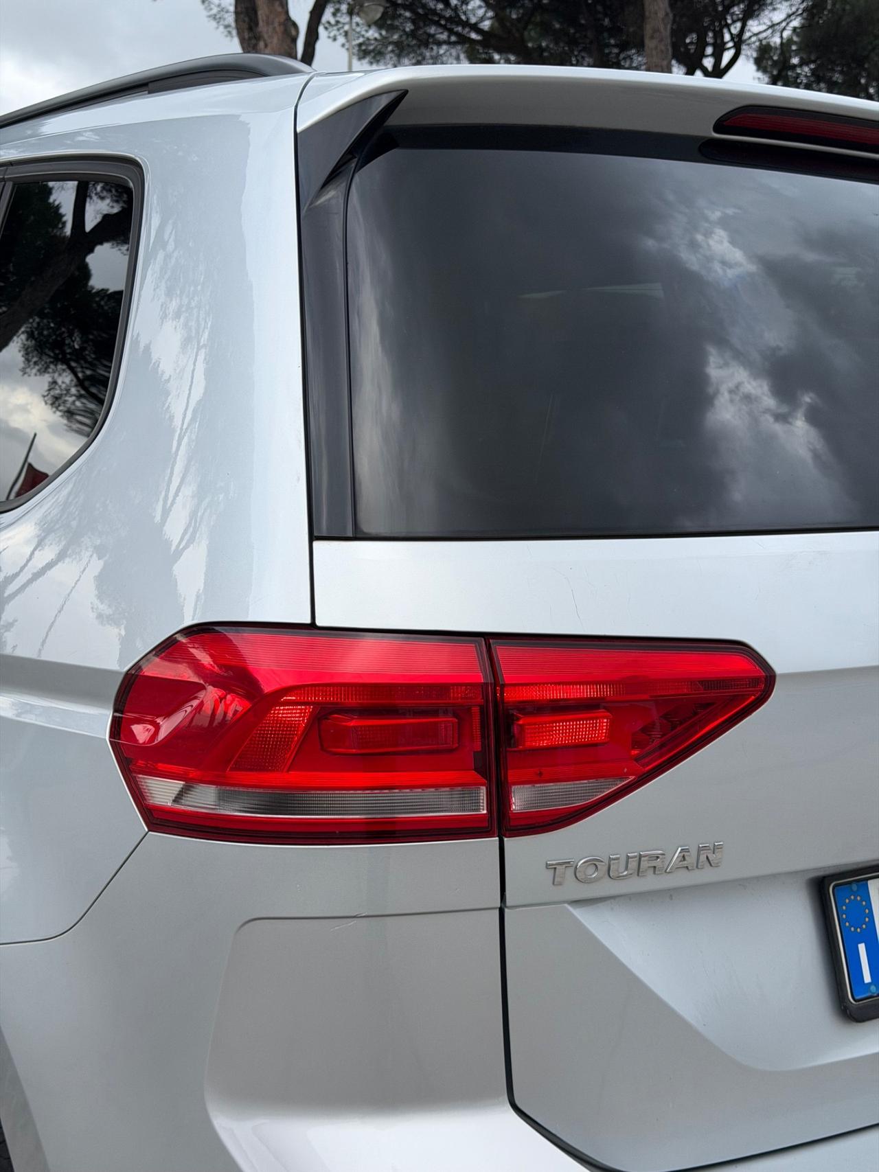 Volkswagen Touran 2.0 TDI 150 CV SCR DSG Business BlueMotion Technology