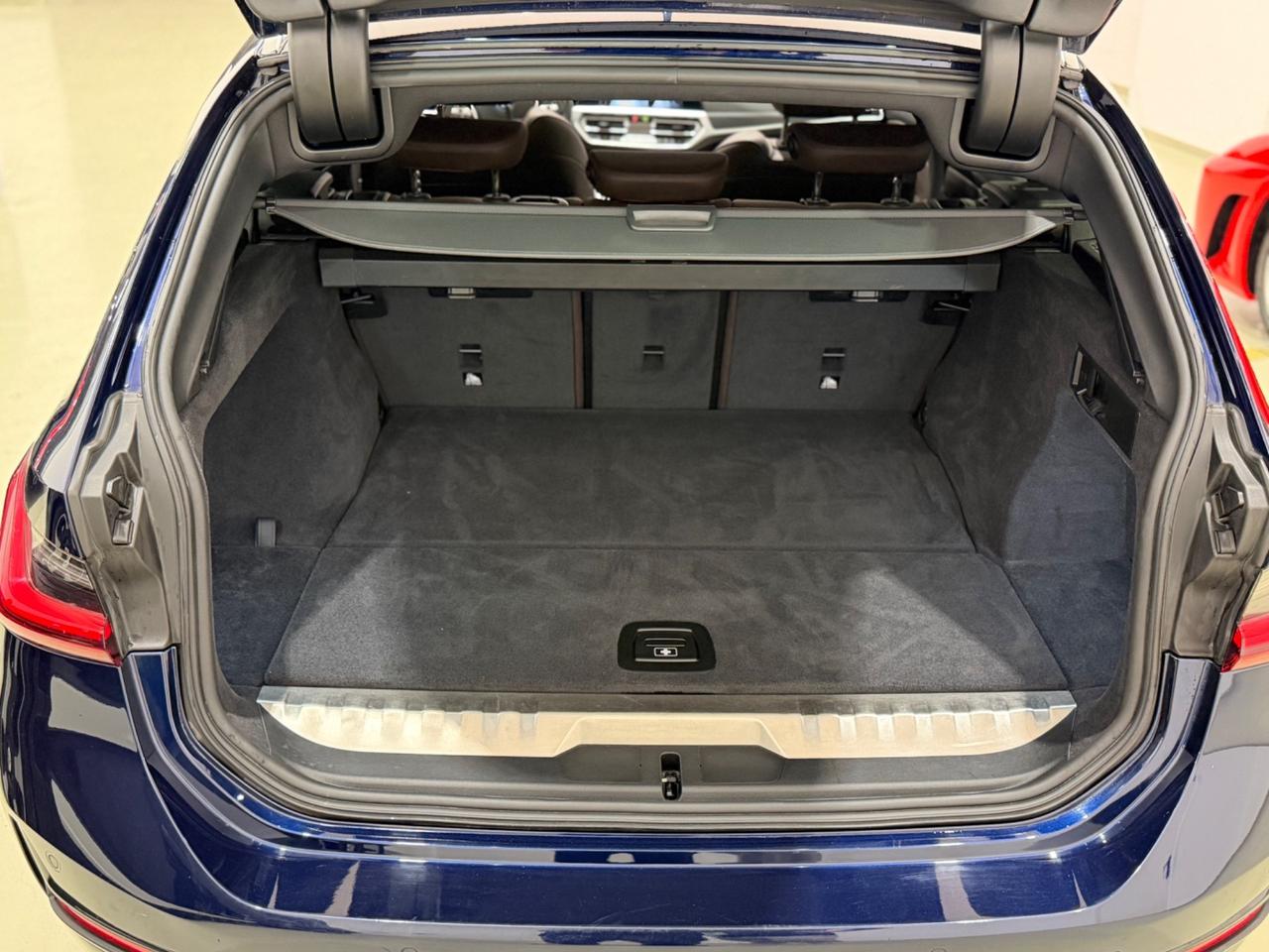 Bmw 330e xDrive Touring FULL, UNIPRO