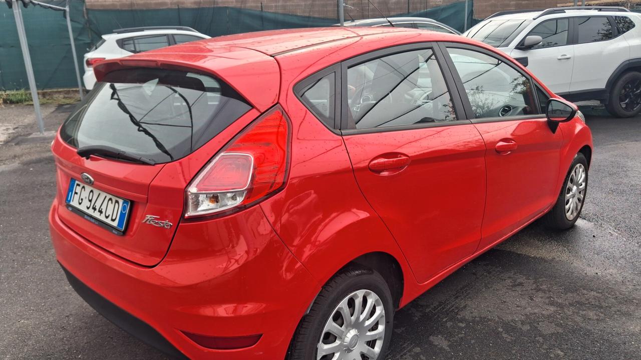 Ford Fiesta 1.400 GPL BOMBOLA NUOVA