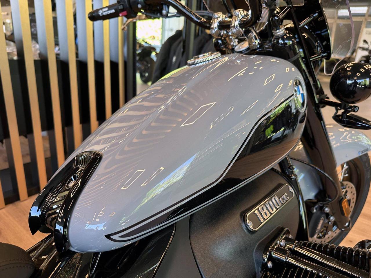 BMW R 18 Classic Blacked Out