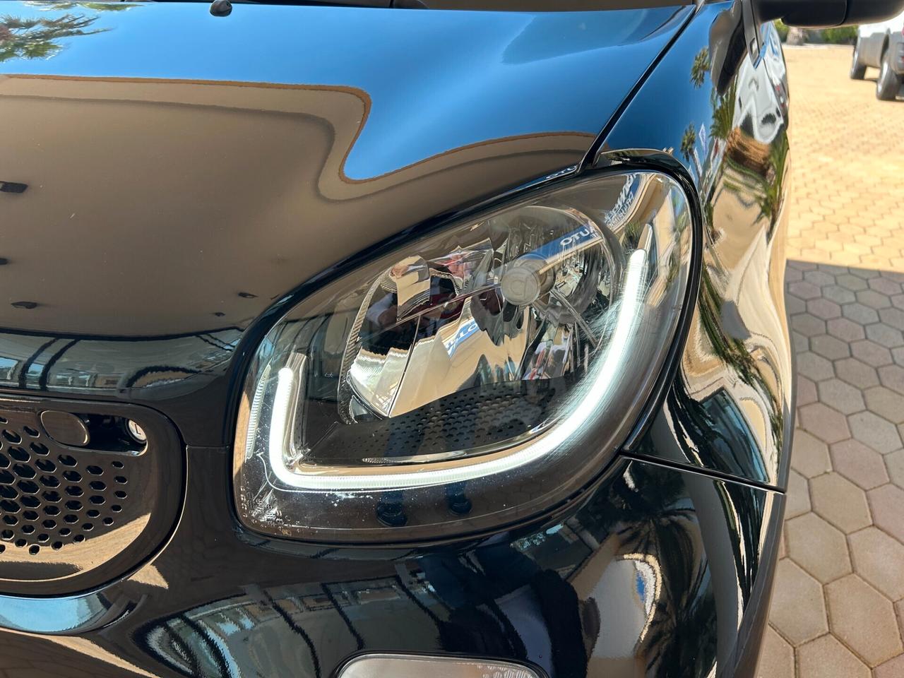 Smart ForTwo 70CV Passion AUTOM.F1 LED NAV C.16