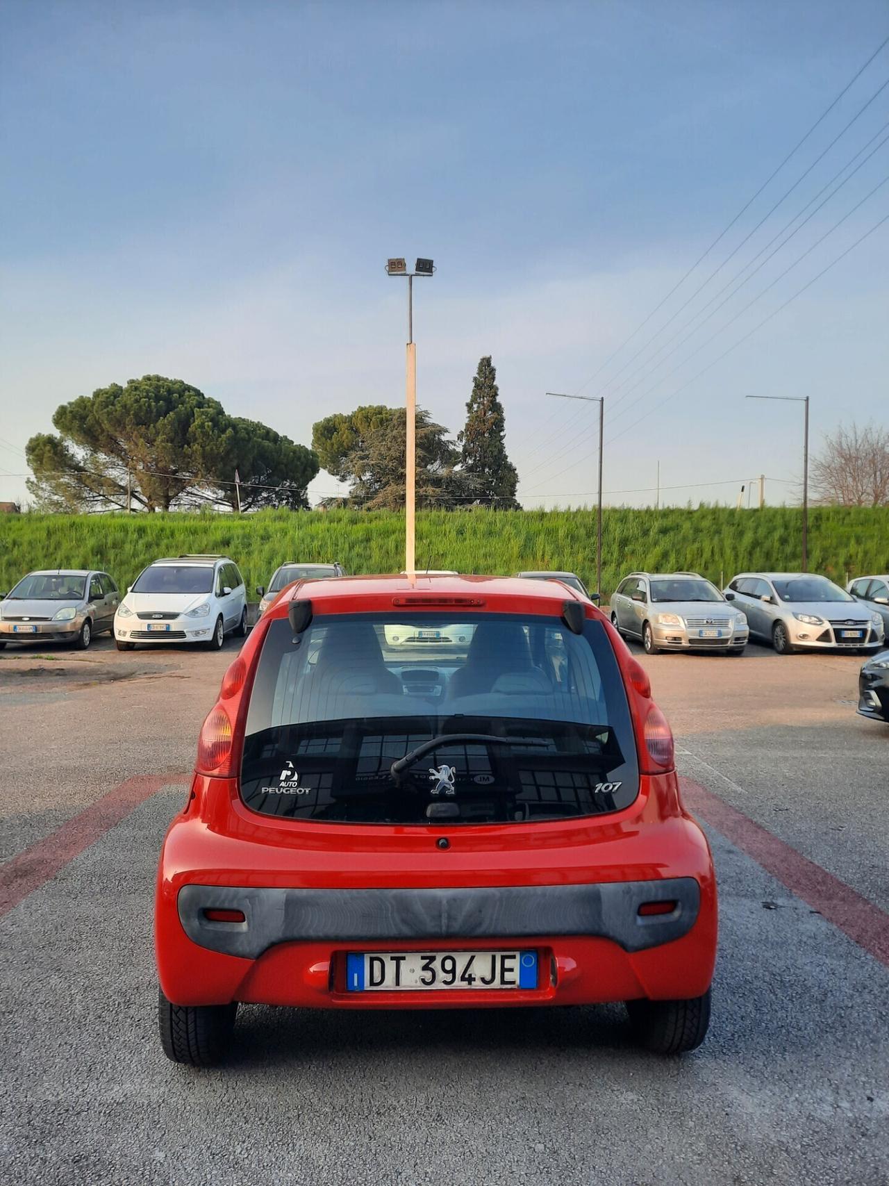 Peugeot 107 1.0 68 CV Ok neopatentati