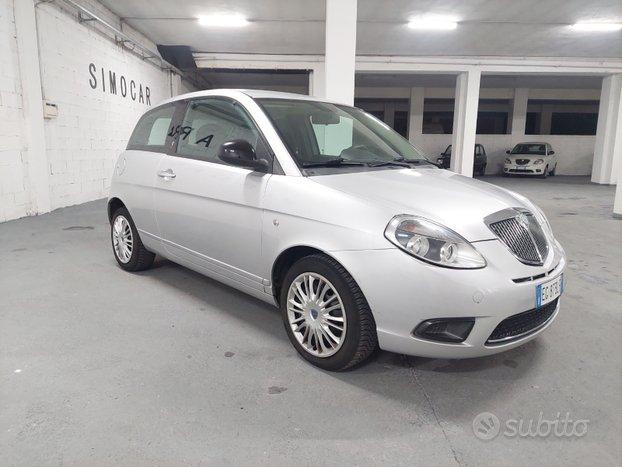Lancia y x neopatentati