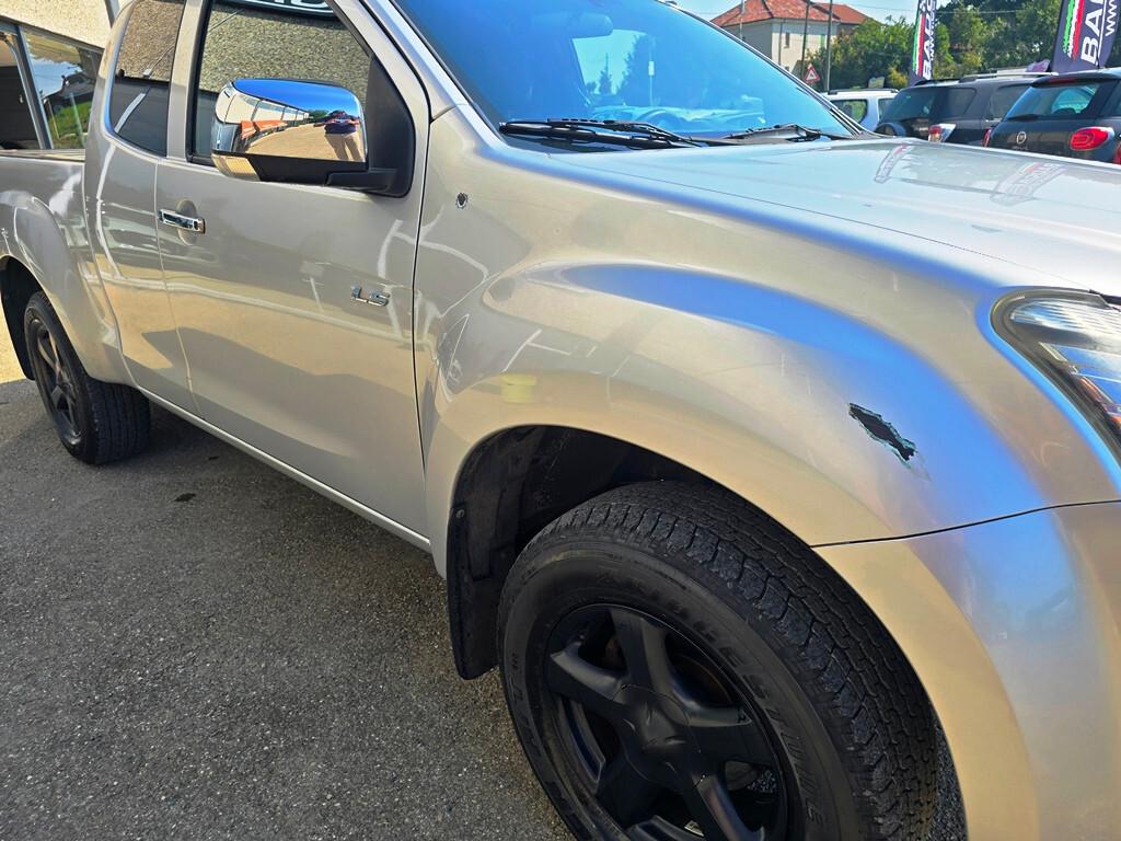 Isuzu D-Max 2.5 TDI 163CV SPACE CAB "LS"