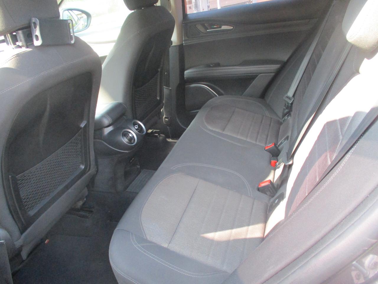 Alfa Romeo Stelvio 2.2 Turbodiesel 180 CV AT8 RWD Business
