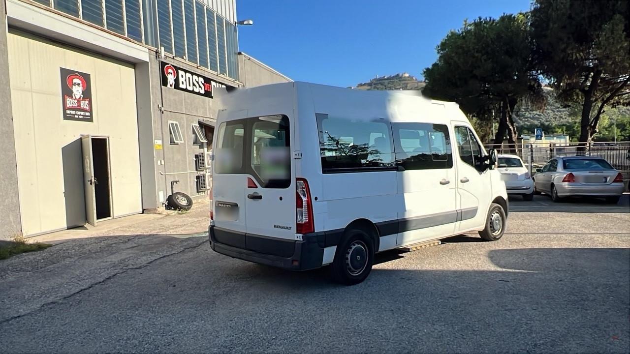 Minibus 9 posti Renault Master Trasporto Disabili