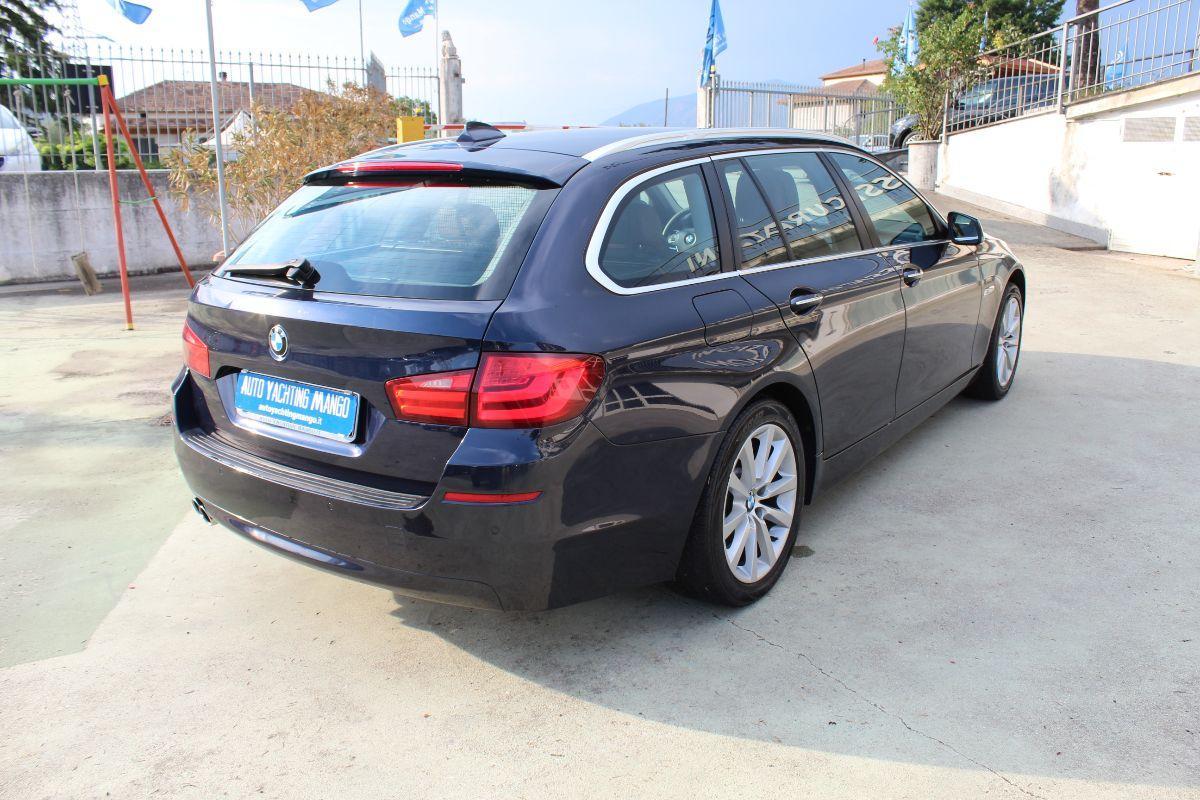 BMW - Serie 5 Touring - 520d Futura