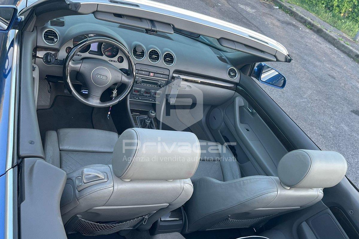 AUDI A4 2.4 V6 30V cat