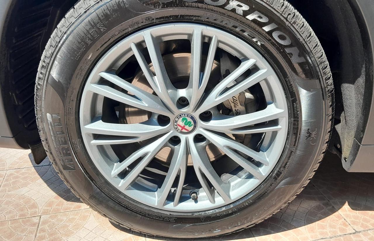 Alfa Romeo Stelvio 2.2 Turbodiesel 190 CV AT8 Q4 Super