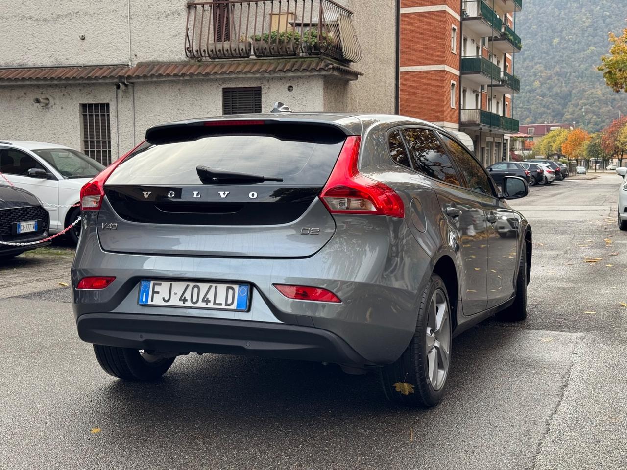 Volvo V40 D2 Geartronic Inscription - VETRI OSCURATI TAGLIANDO COMPLETO EFFETTUATO