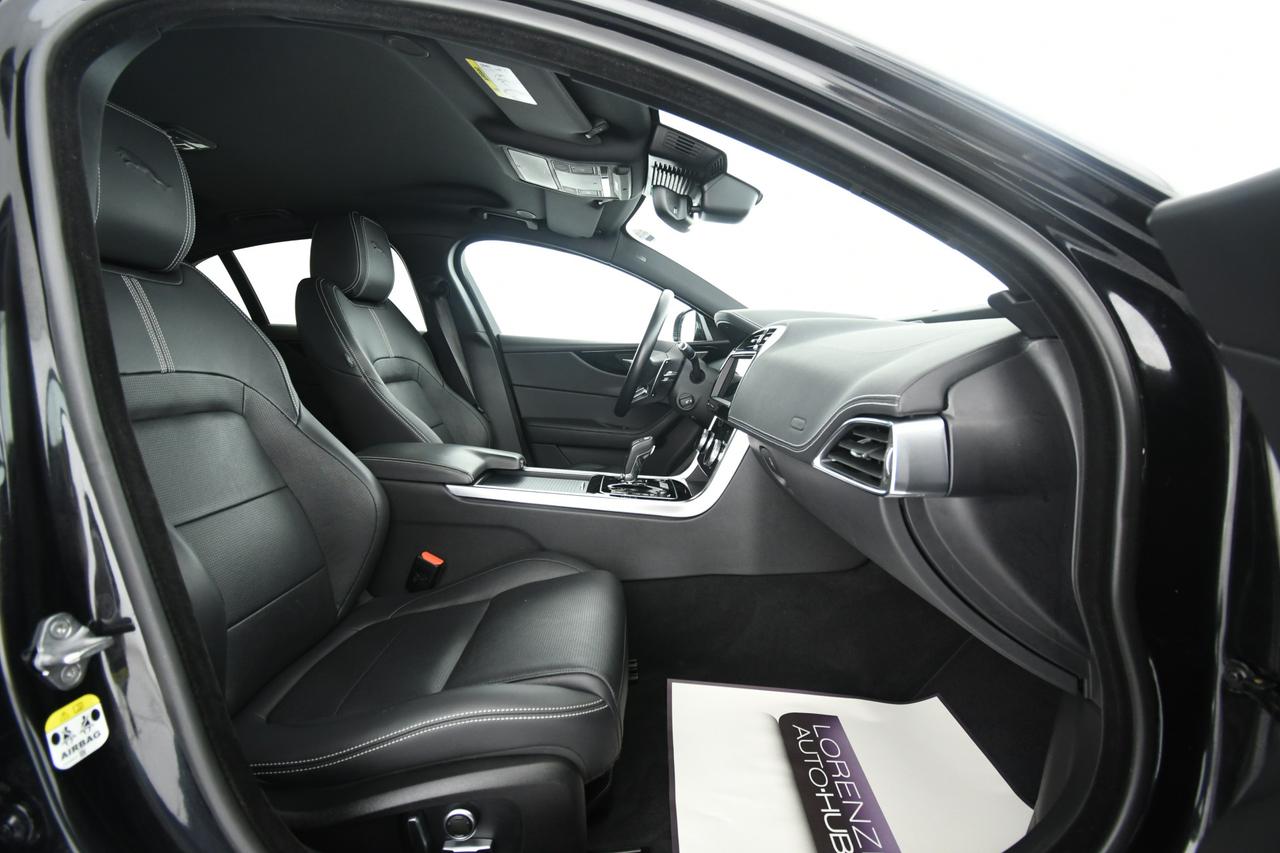 JAGUAR XE 2.0d i4 mhev R-Dynamic Black rwd 204cv auto CAMERA 360+PELLE+LED