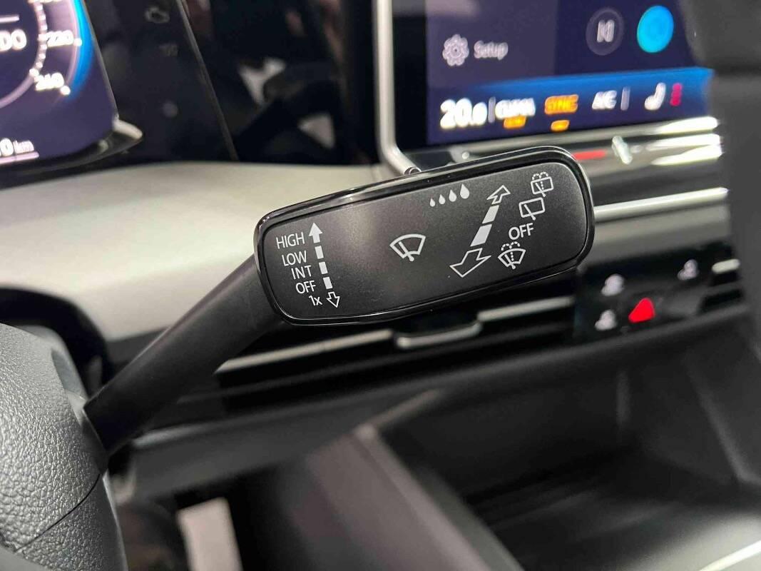 Volkswagen Golf 1.5 etsi Life 115cv dsg