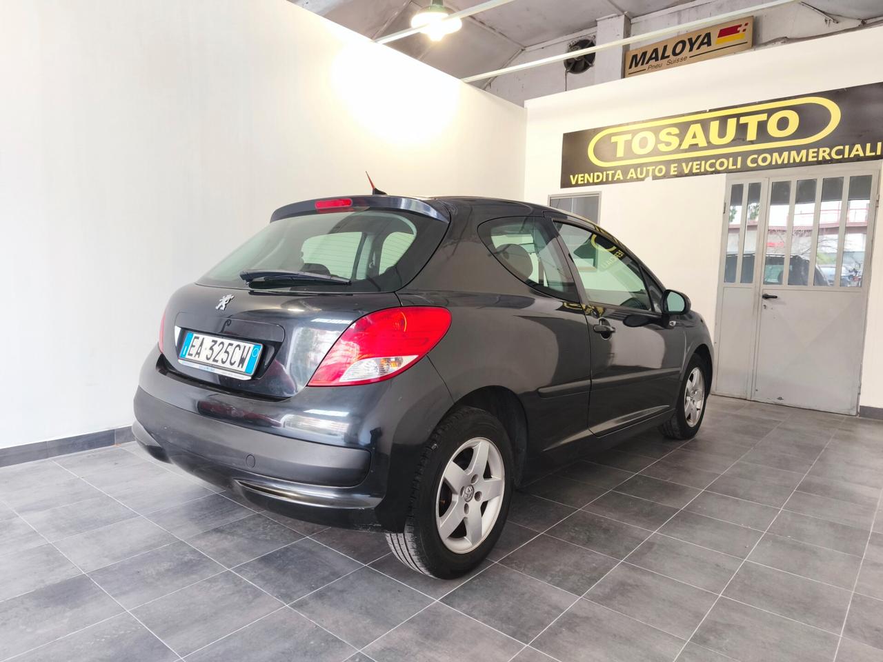 Peugeot 207 1.4 75 CV GPL
