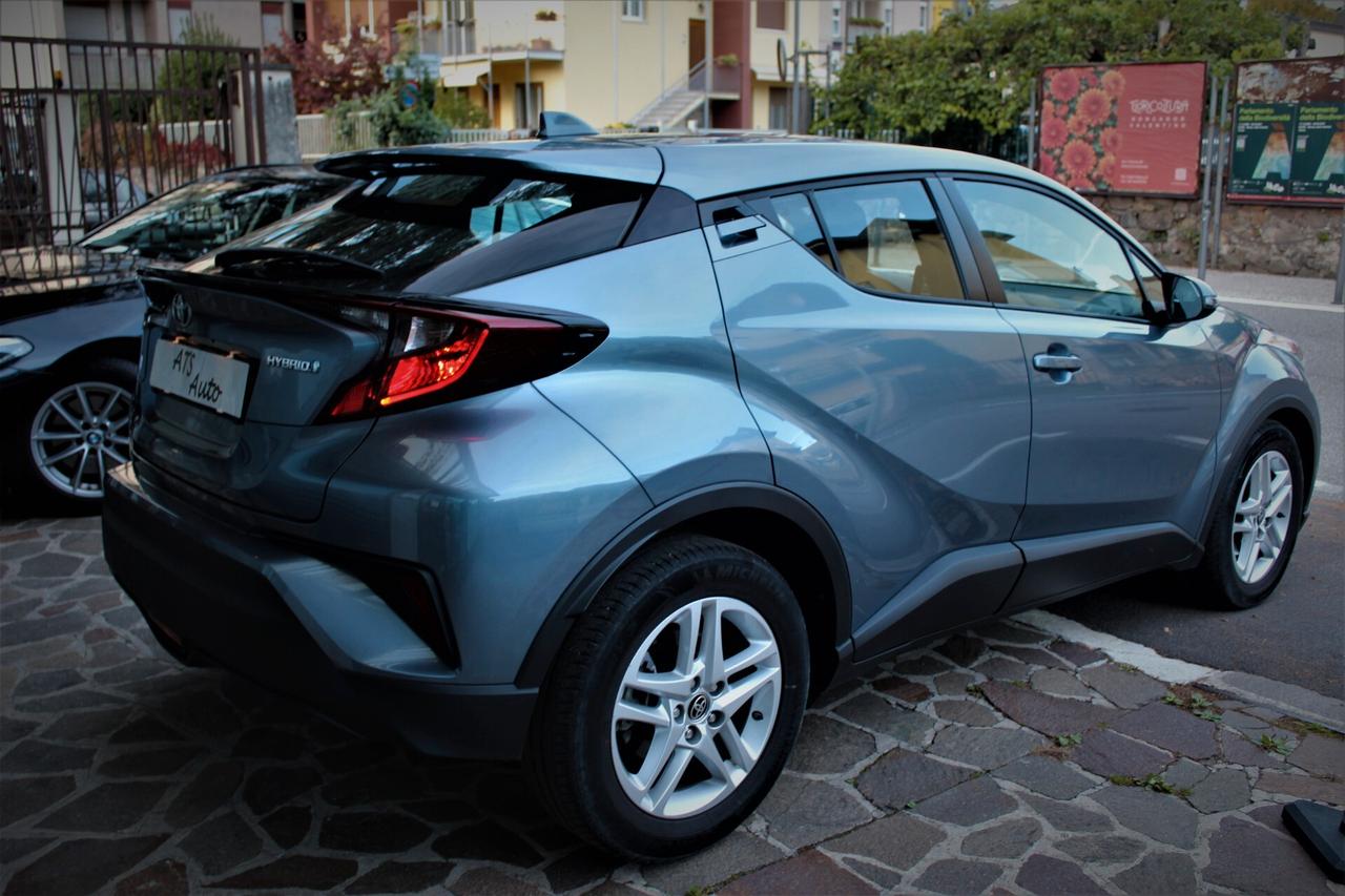 Toyota C-HR Hybrid soli 21800 KM