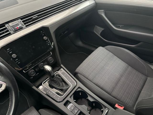 VOLKSWAGEN Passat Variant 2.0 TDI SCR EVO DSG Business