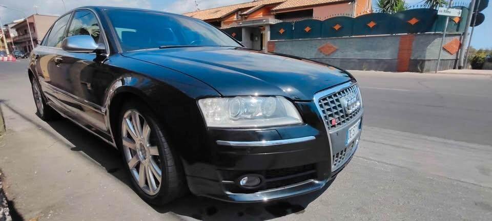 Audi A8 S8 5.2 V10 quattro tiptronic