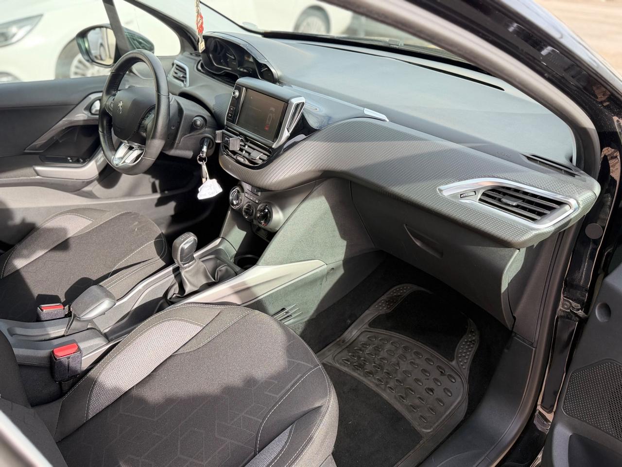 Peugeot 2008 BlueHDi 100 S&S Black Matt