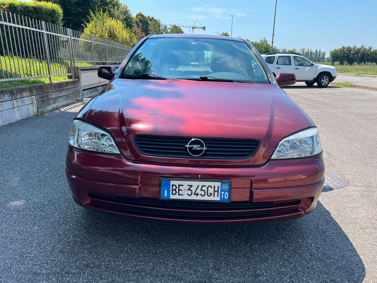 Opel Astra 1.4i 16V cat 5 porte Club adatta a neopatentati