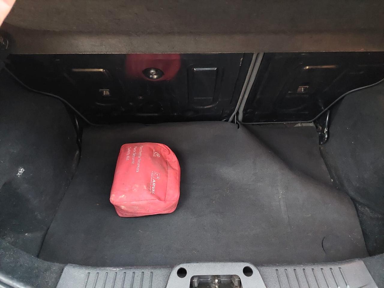 Ford Fiesta 1.4 TDCi 68CV 5 porte Titanium