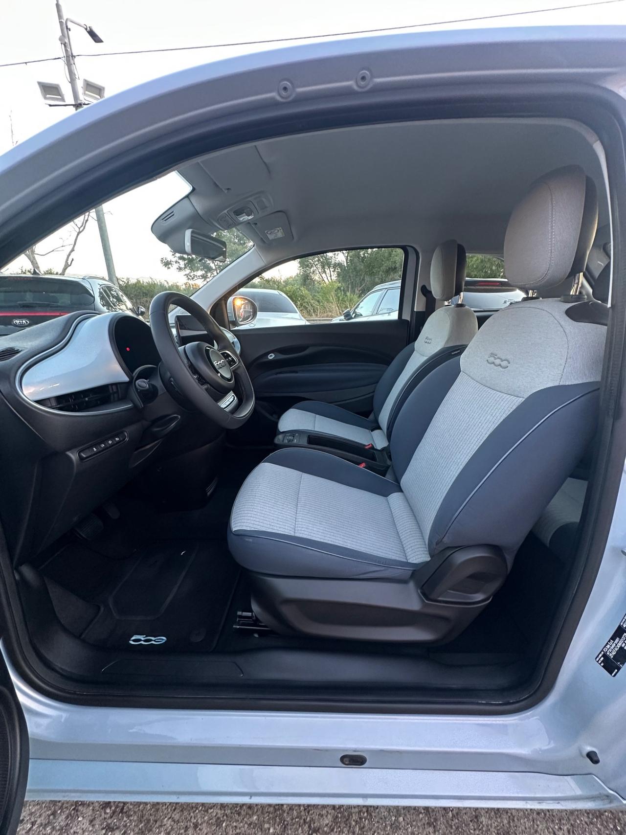 Fiat 500 500e Berlina 42 kWh La Prima